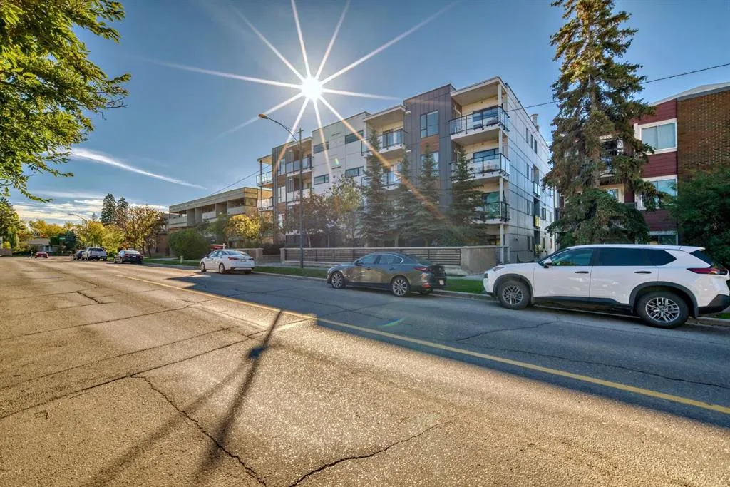 1521 26 Avenue SW, #206