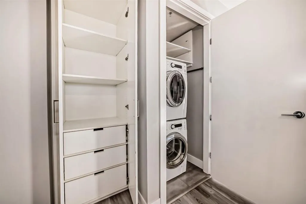 1521 26 Avenue SW, #206