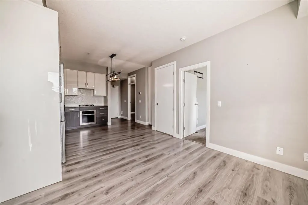 1521 26 Avenue SW, #206