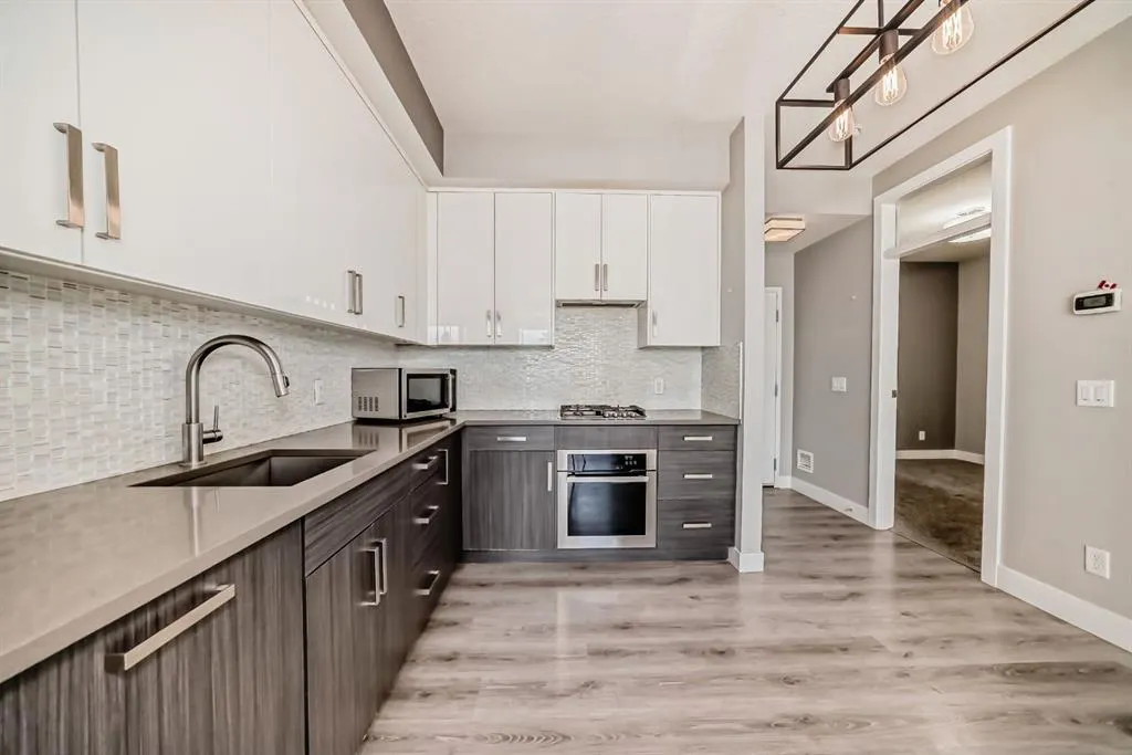 1521 26 Avenue SW, #206