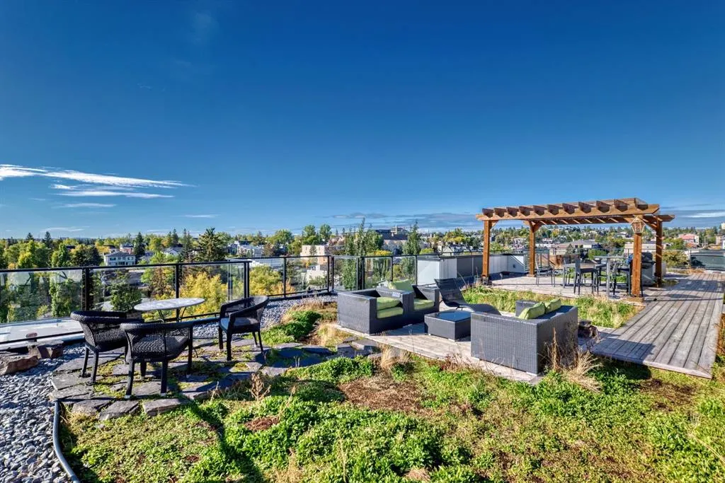 1521 26 Avenue SW, #206