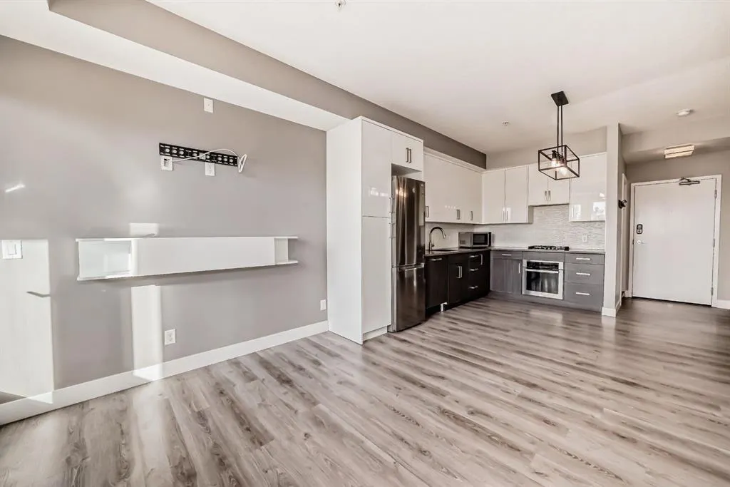 1521 26 Avenue SW, #206