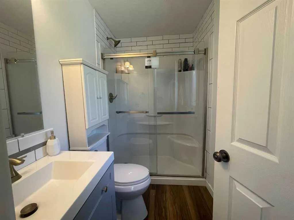 234 9 Street W