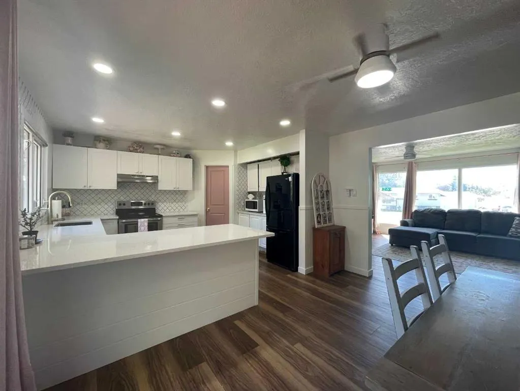 234 9 Street W