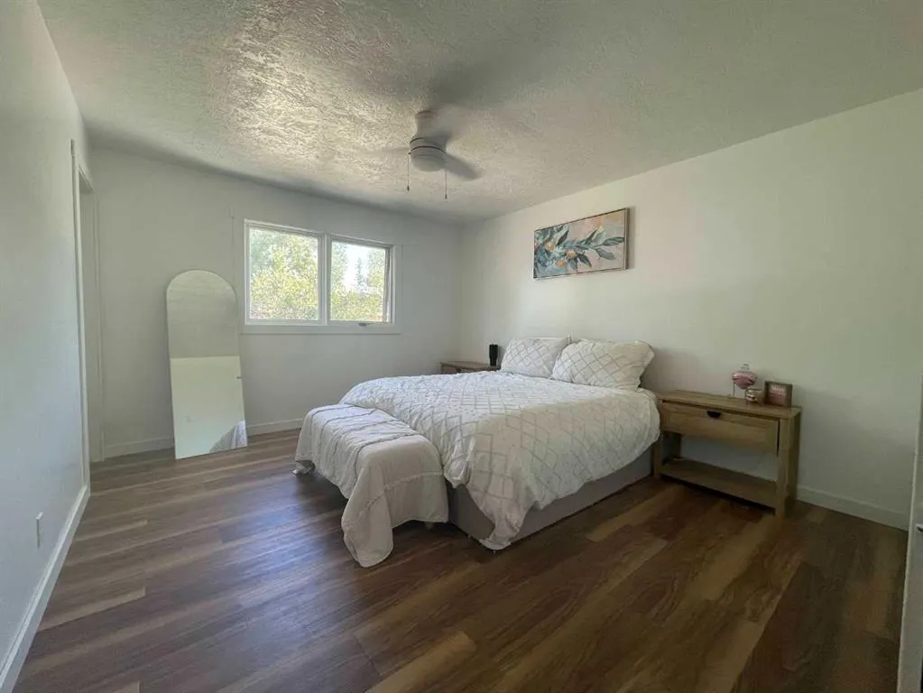 234 9 Street W