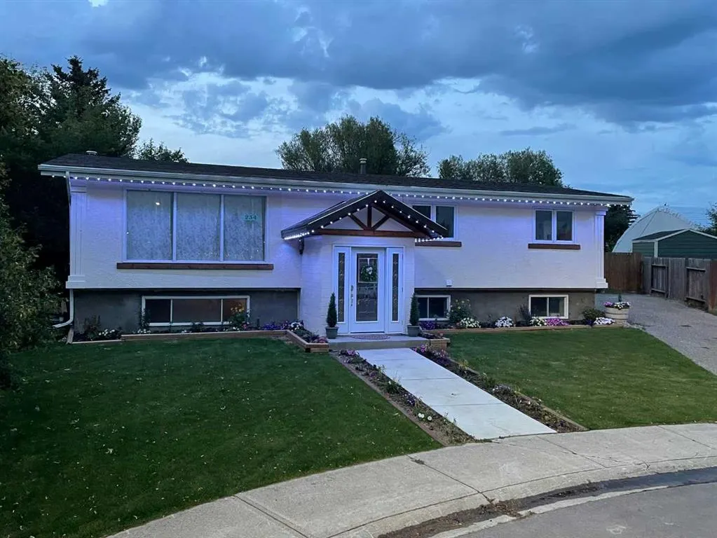 234 9 Street W