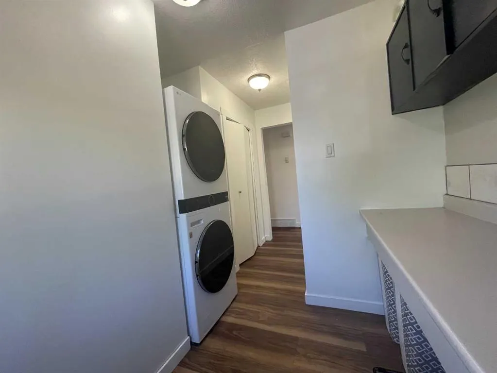 234 9 Street W