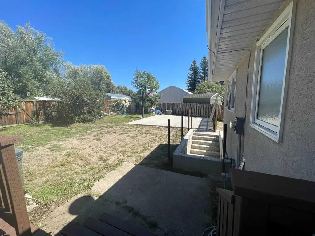 234 9 Street W