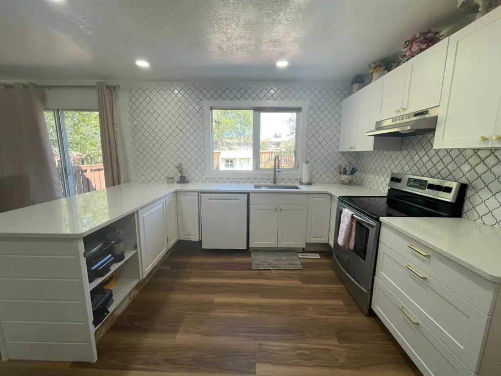 234 9 Street W