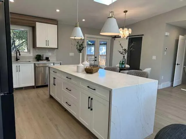 1 Cherovan Drive SW