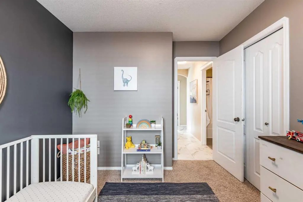310 Jesmond Drive SW