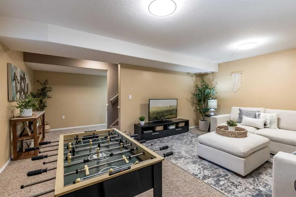 310 Jesmond Drive SW