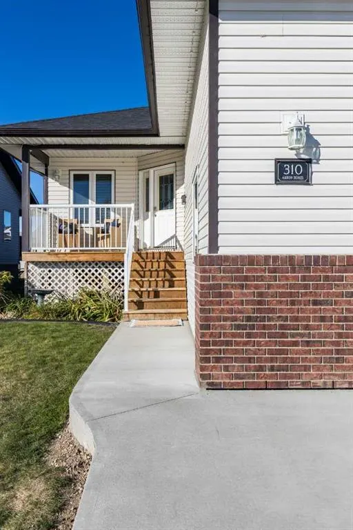 310 Jesmond Drive SW