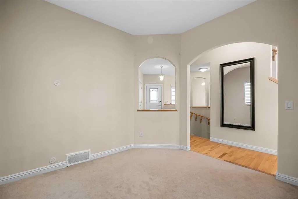 101 Panamount Manor NW