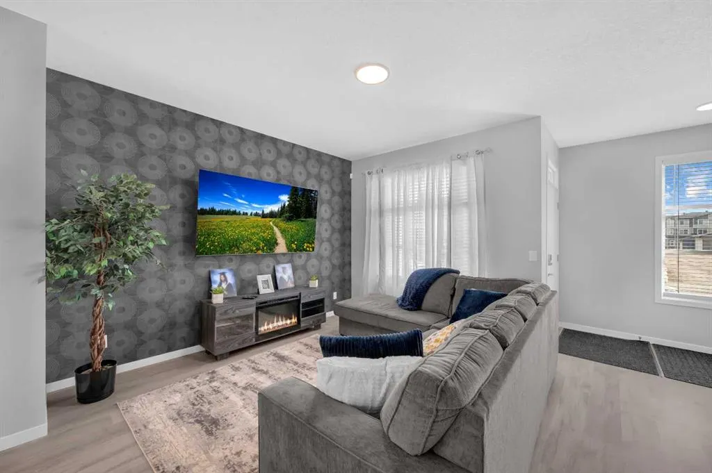 220 Cornerstone Grove NE