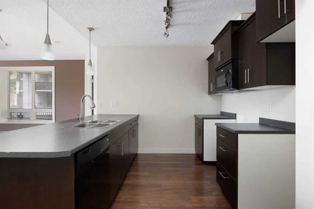 135B Sandpiper Road, #2204