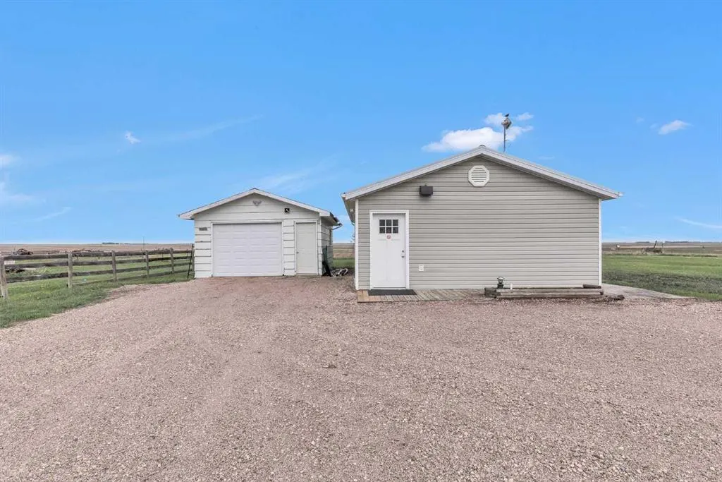 270046 Township Road 284