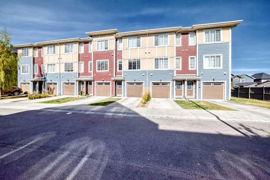 128 Marquis Lane SE