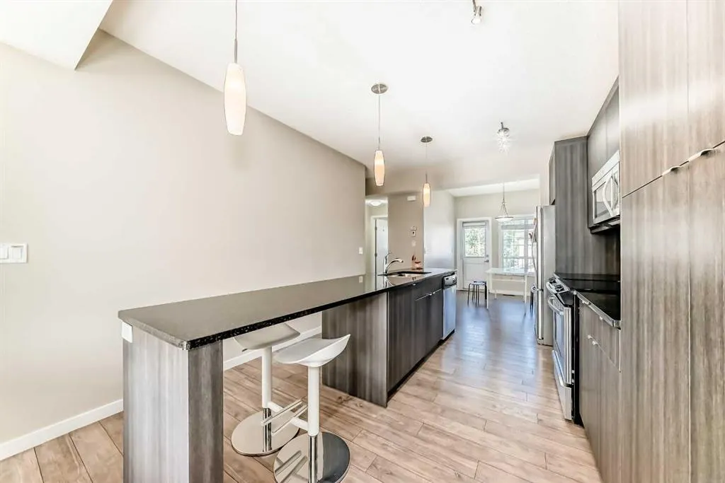 128 Marquis Lane SE