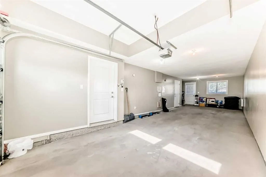 128 Marquis Lane SE