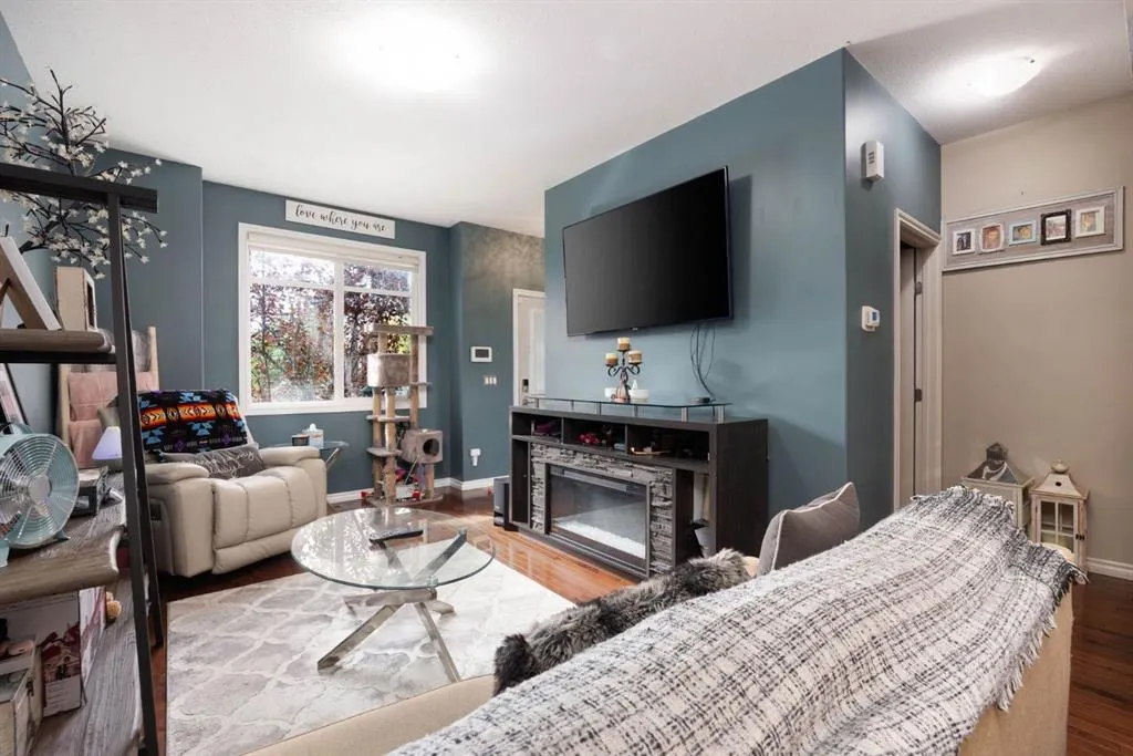 136 Fontaine Crescent, #12