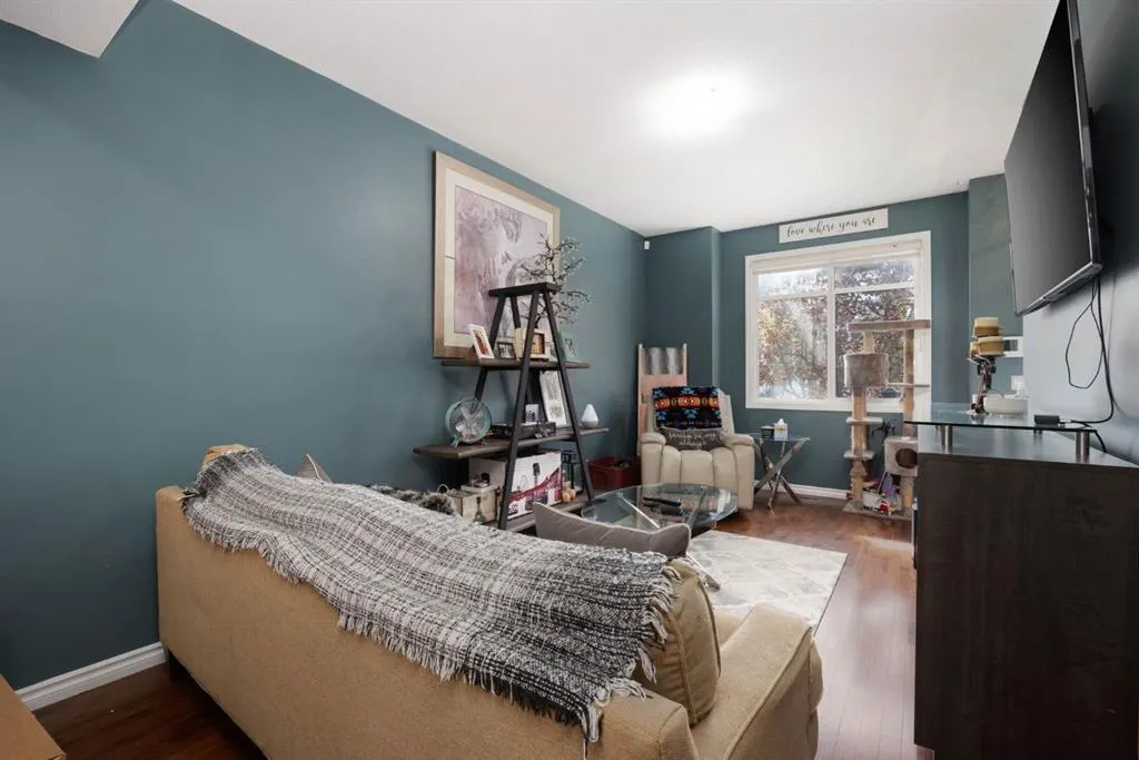 136 Fontaine Crescent, #12