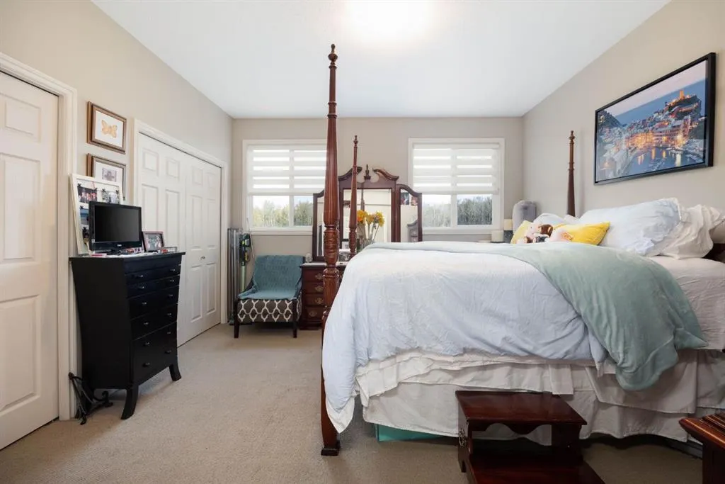 136 Fontaine Crescent, #12