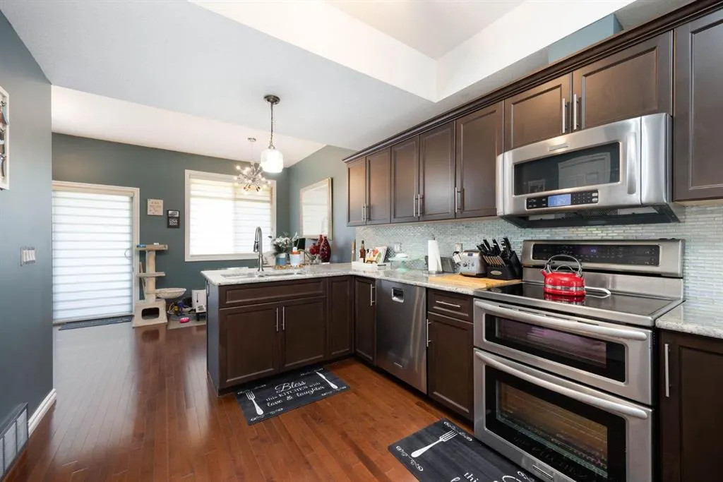 136 Fontaine Crescent, #12