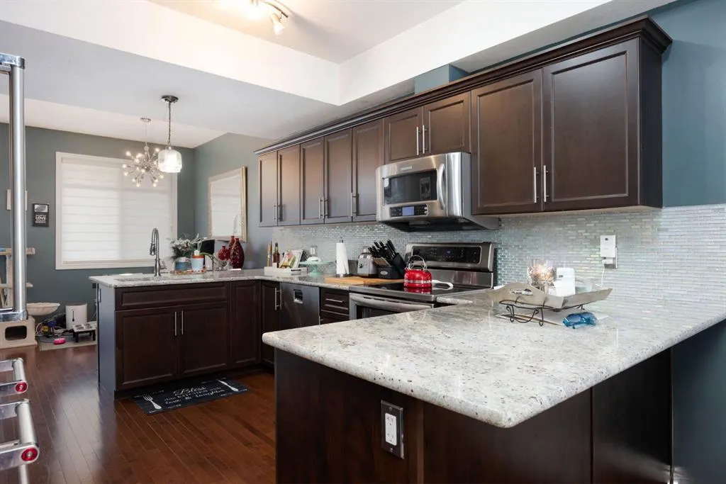 136 Fontaine Crescent, #12