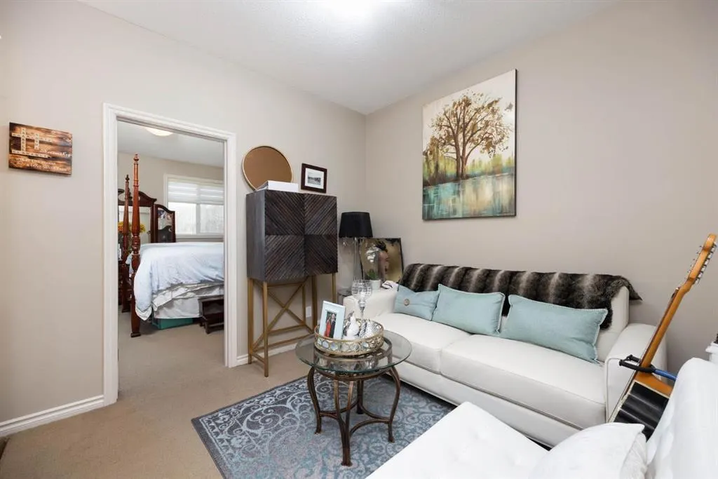 136 Fontaine Crescent, #12