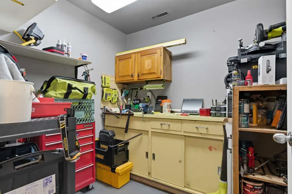 165 Sunvale Crescent SE