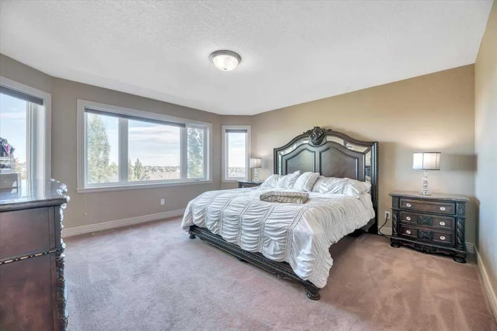 89 Springborough Boulevard SW