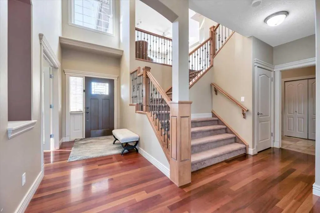 89 Springborough Boulevard SW