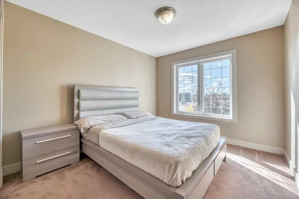 89 Springborough Boulevard SW