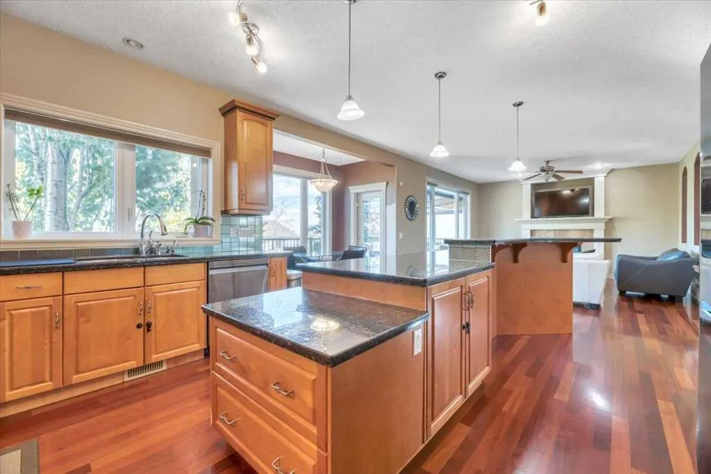 89 Springborough Boulevard SW