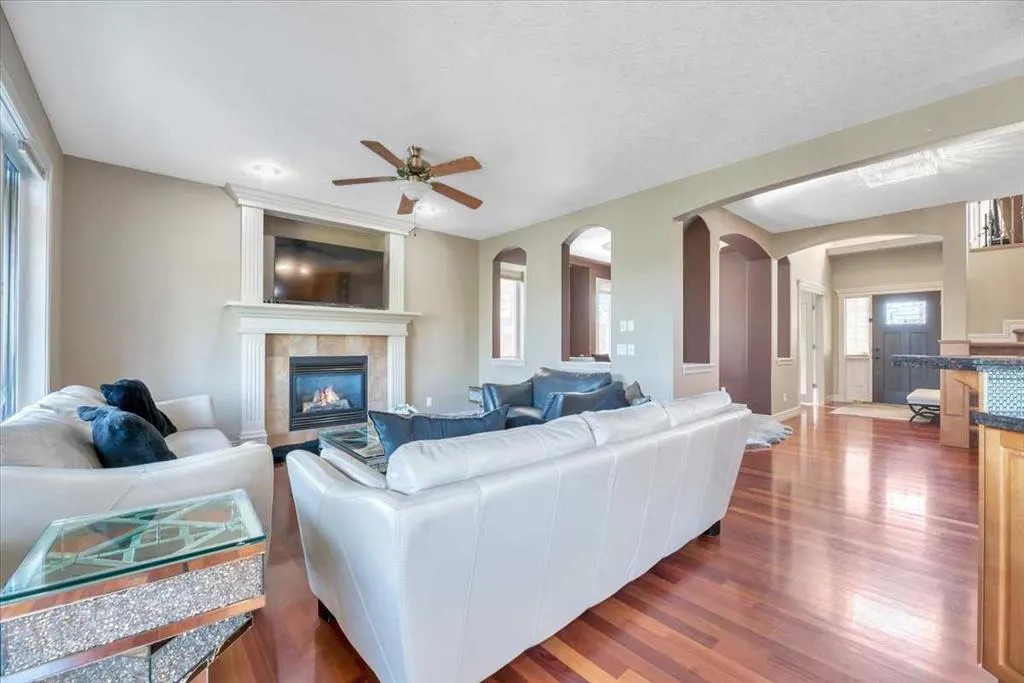 89 Springborough Boulevard SW