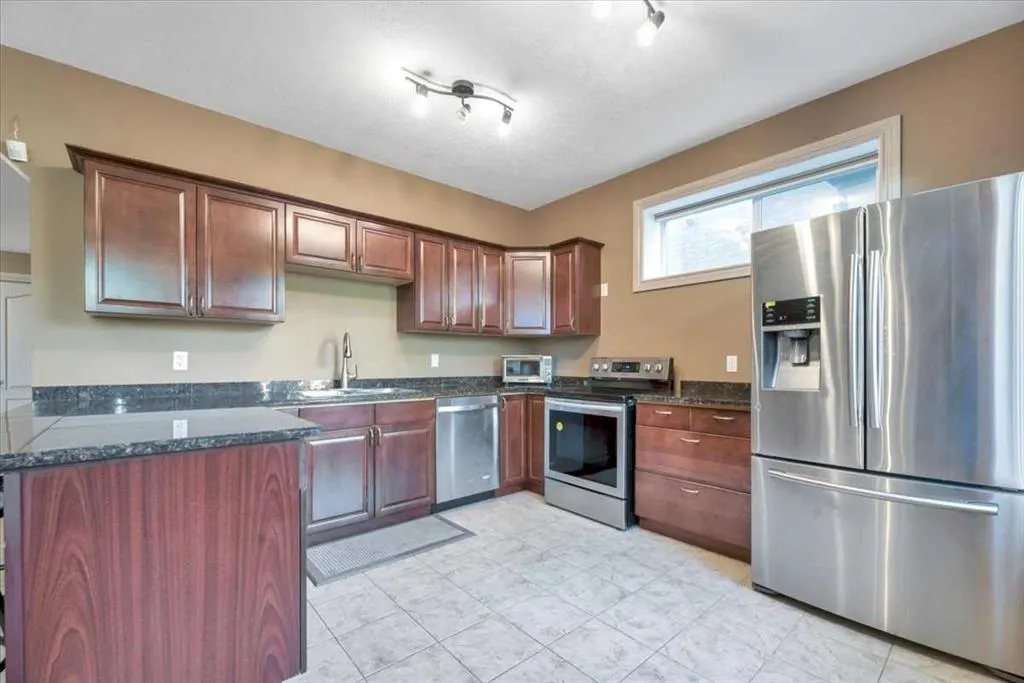 89 Springborough Boulevard SW