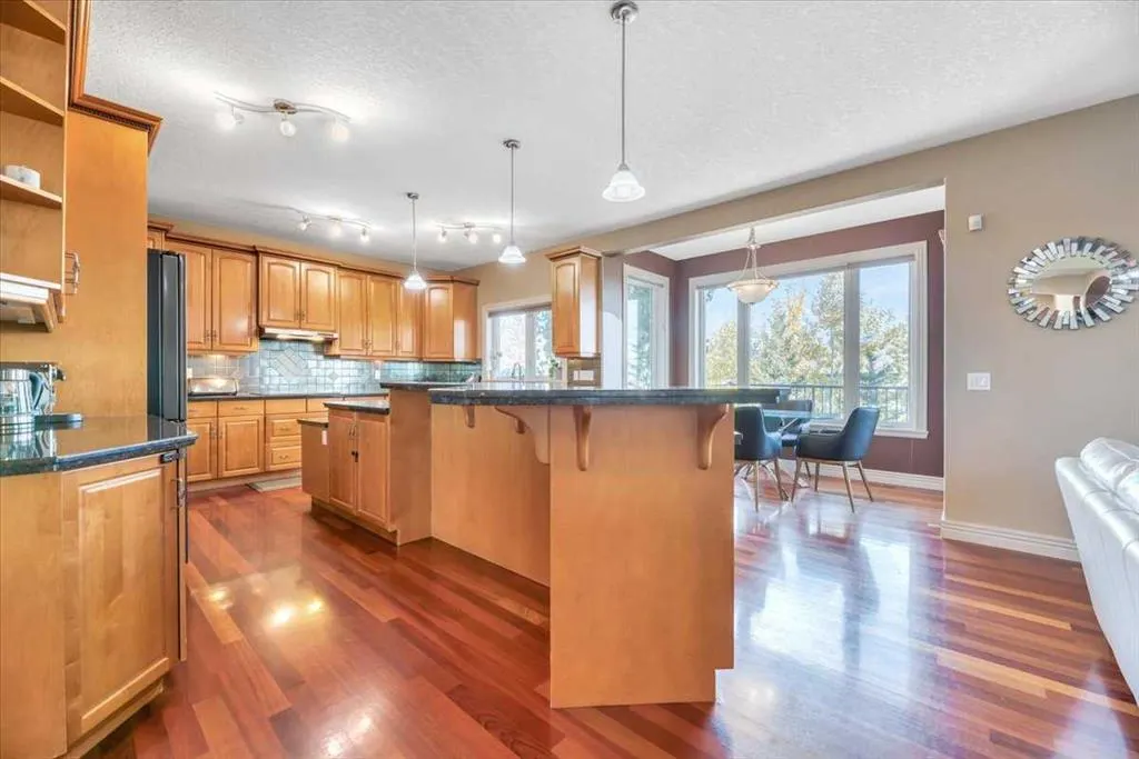 89 Springborough Boulevard SW