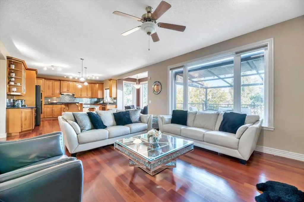 89 Springborough Boulevard SW