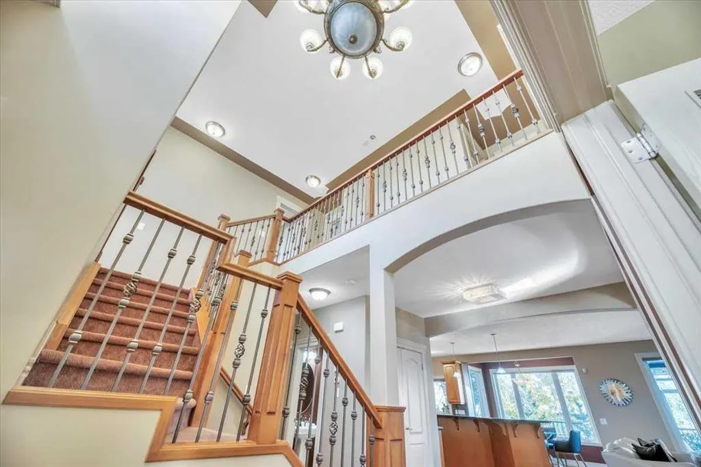 89 Springborough Boulevard SW
