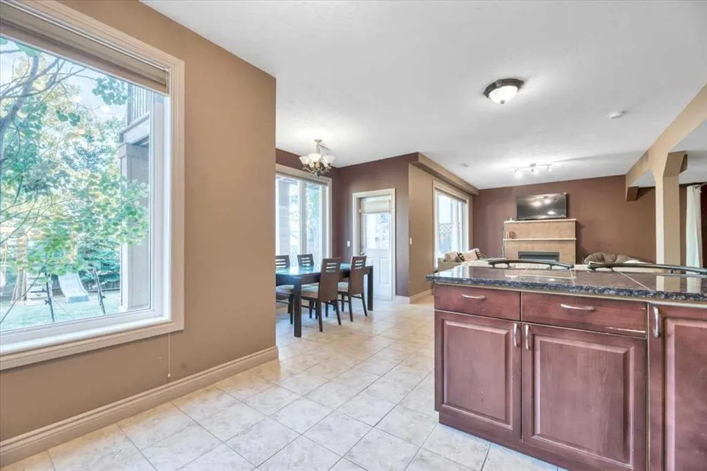 89 Springborough Boulevard SW