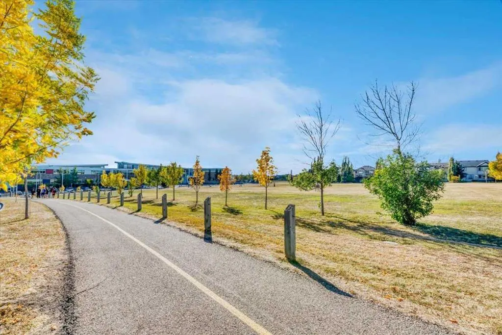 89 Springborough Boulevard SW