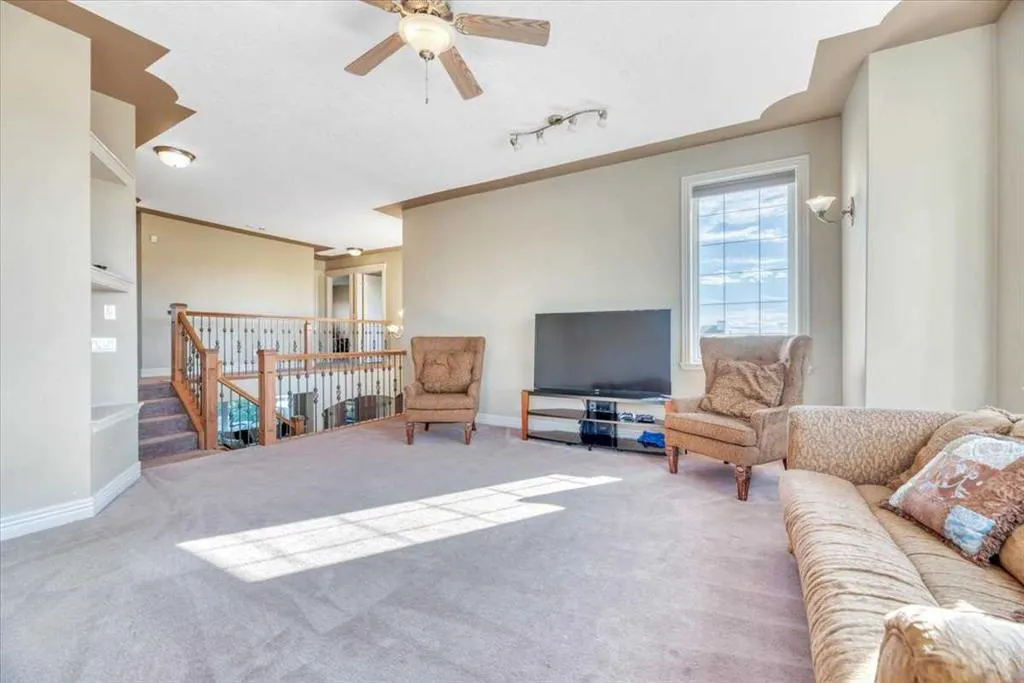 89 Springborough Boulevard SW