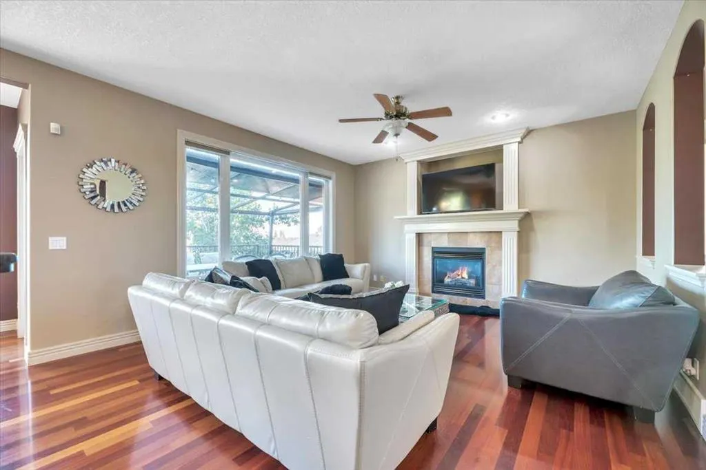 89 Springborough Boulevard SW