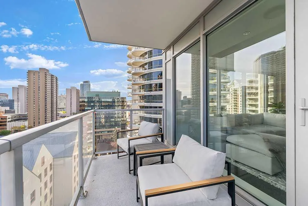 1025 5 Avenue SW, #1207
