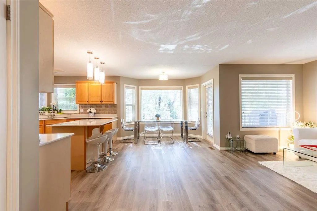 153 Vista Road SE