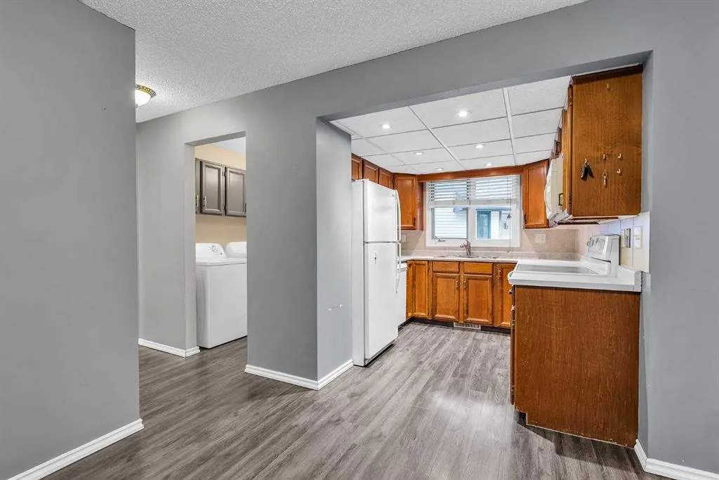 147 Scenic Way NW