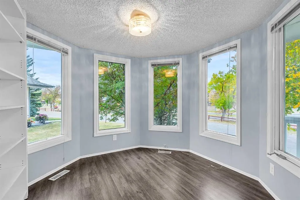 147 Scenic Way NW