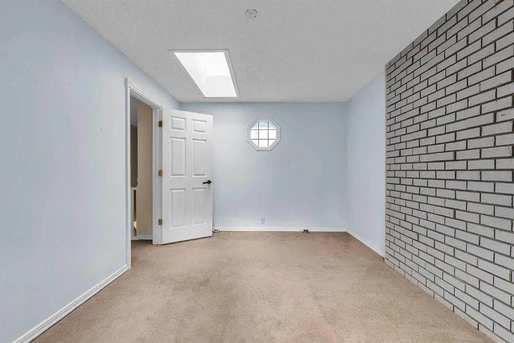 147 Scenic Way NW