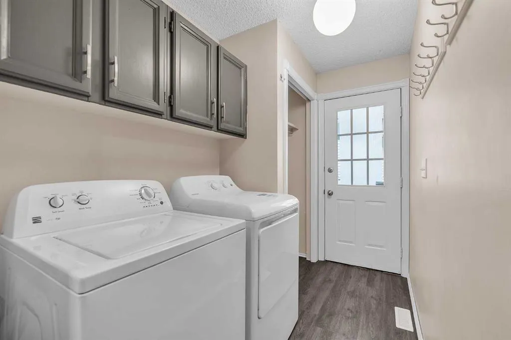 147 Scenic Way NW